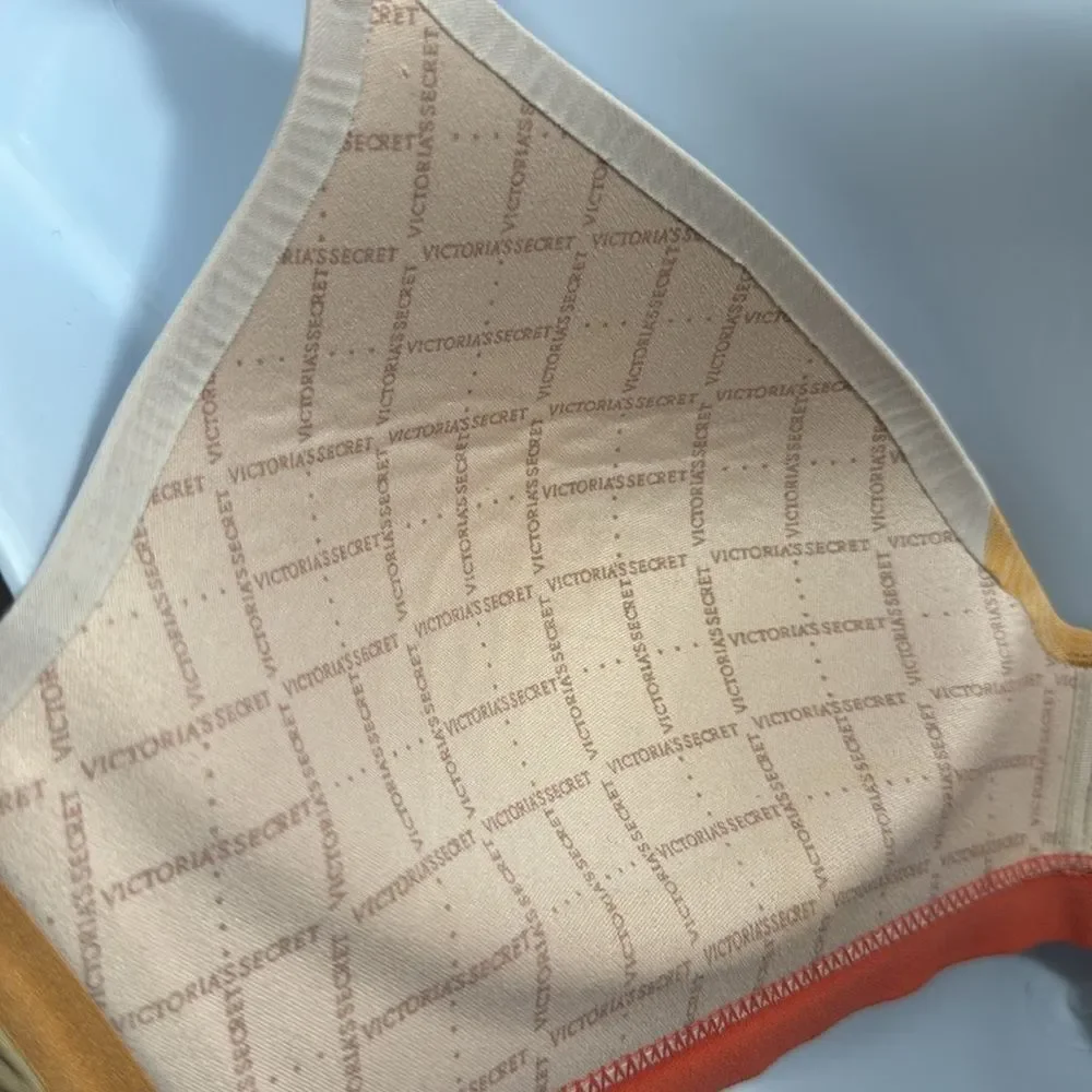 Victoria Secret Wireless Tricolor Soft Cup Lightly Padded T-shirt Front Logo Bra